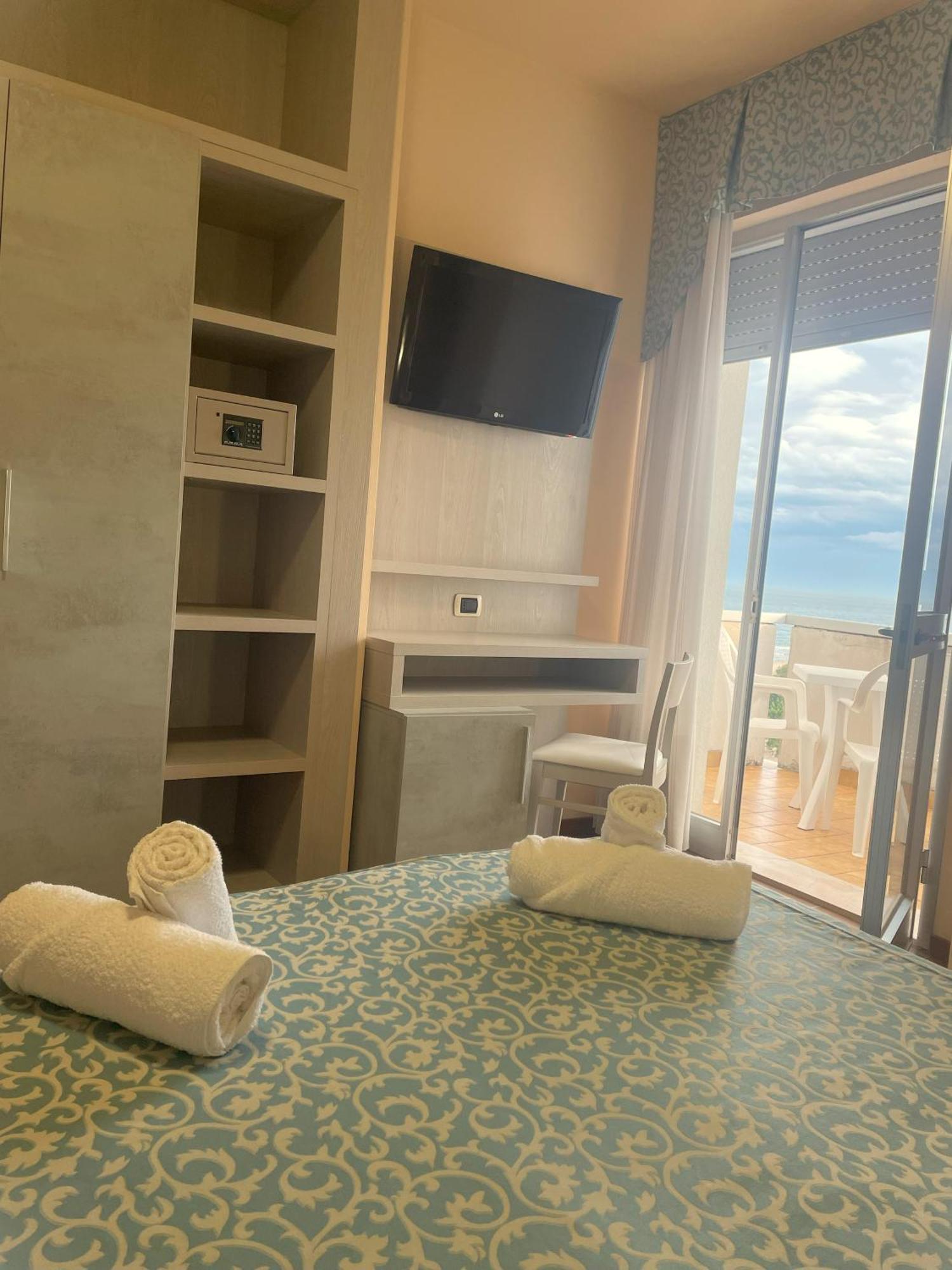 Hotel Costa Verde Tortoreto Ngoại thất bức ảnh